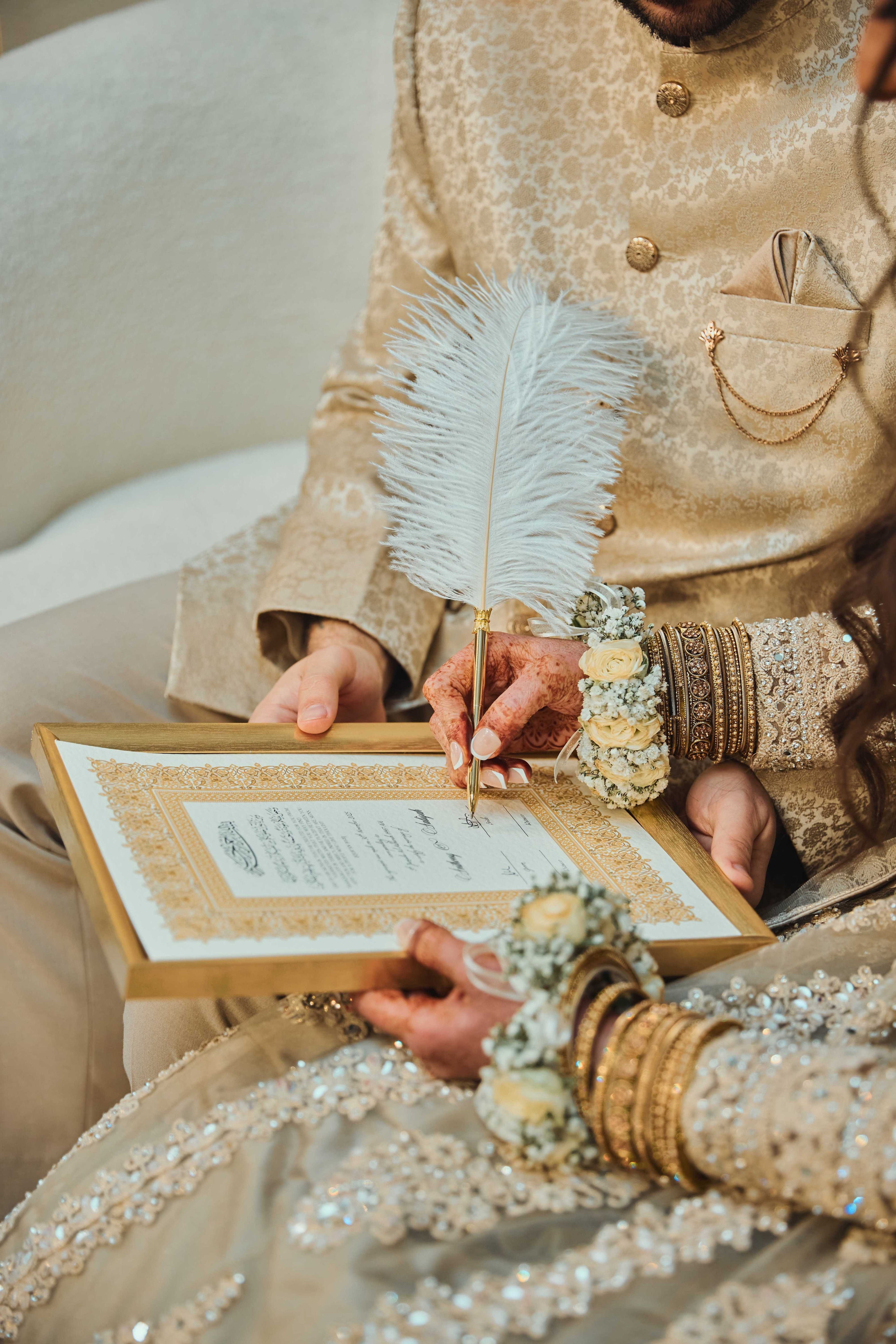 Gold Arabesque Collection