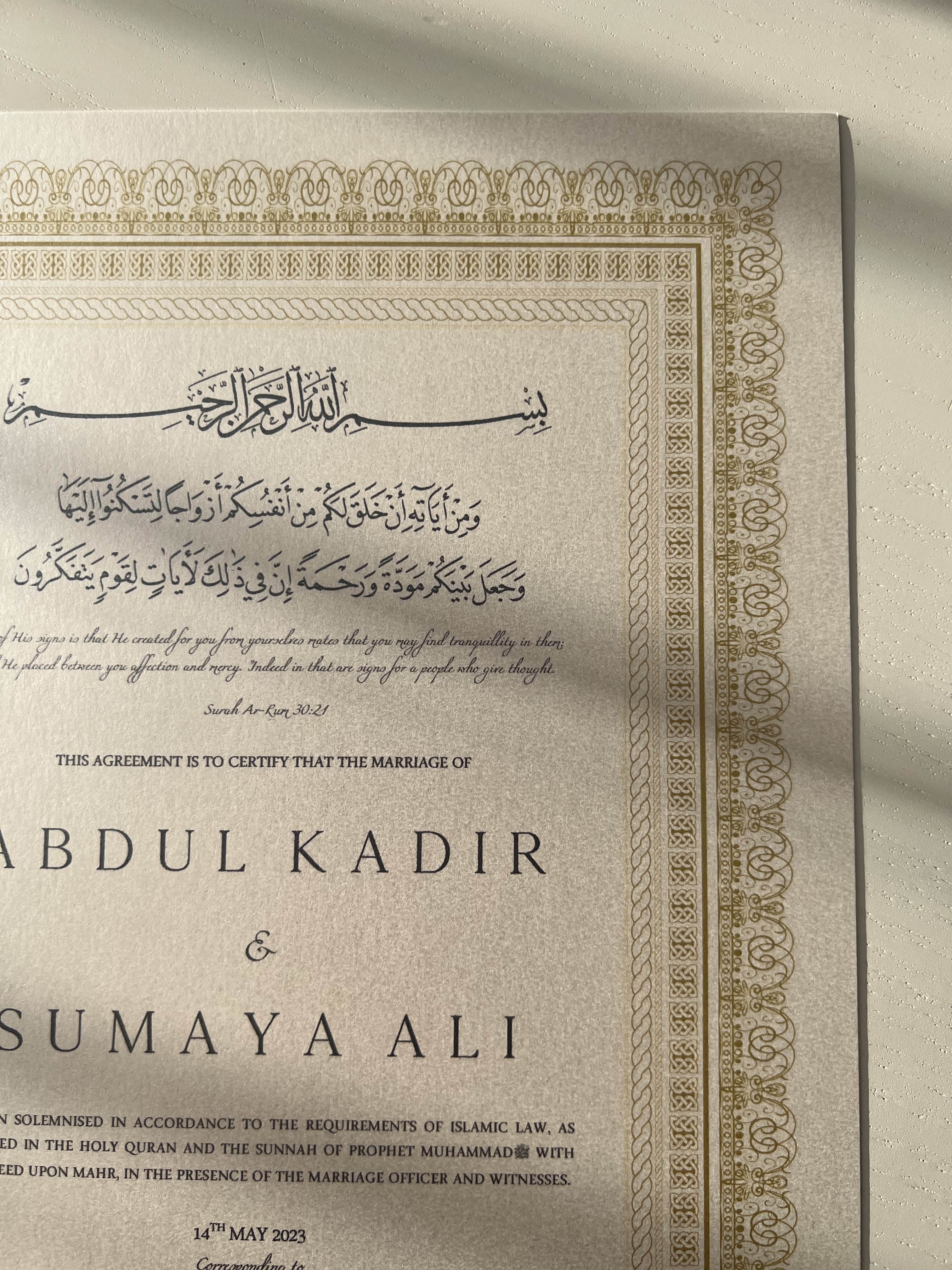 Bundle: Nikah Certificate - Elegance of Gold + Frame + Pen