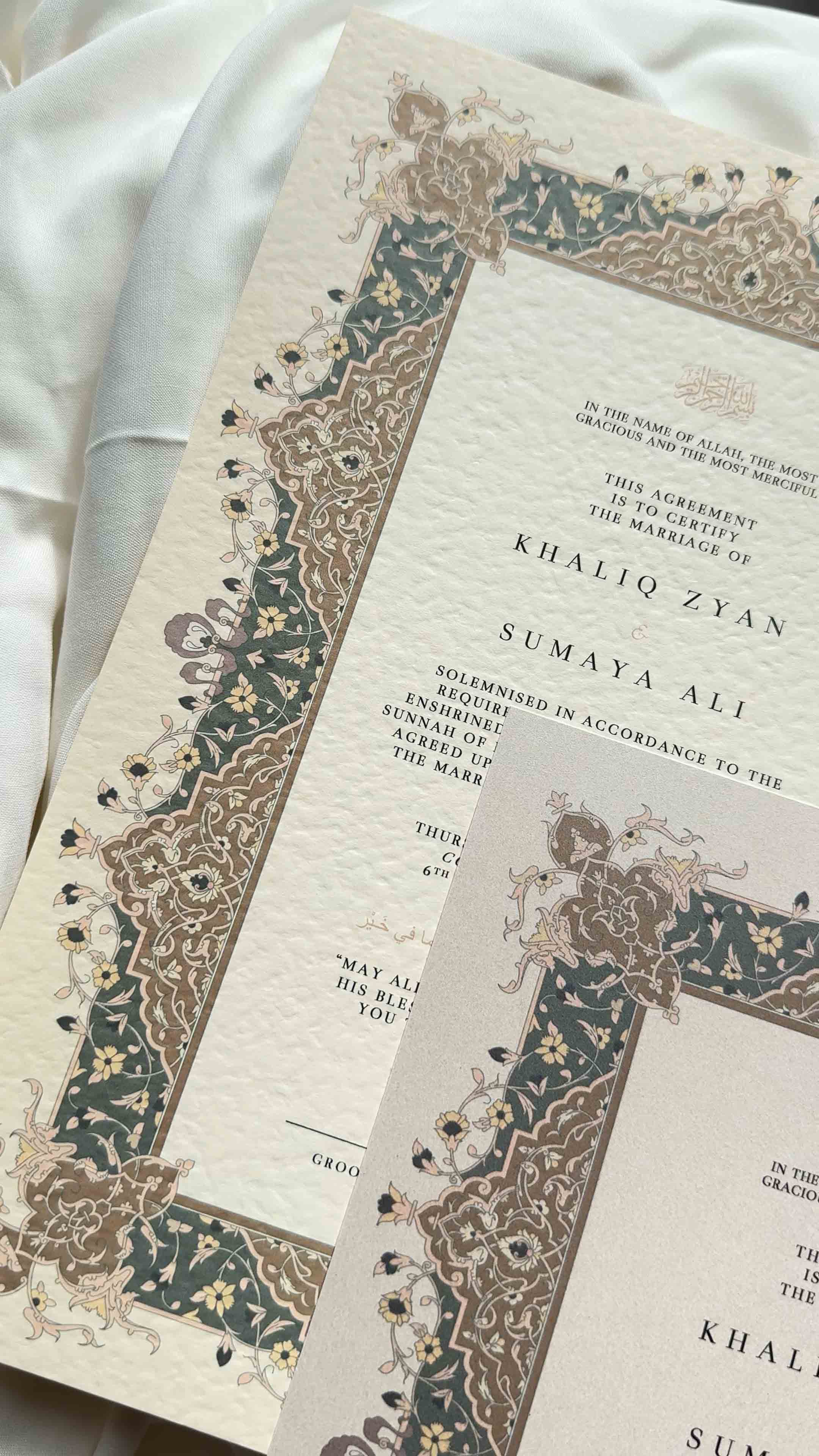 Bundle: Nikah Certificate - Gilded Barakah + Frame + Pen