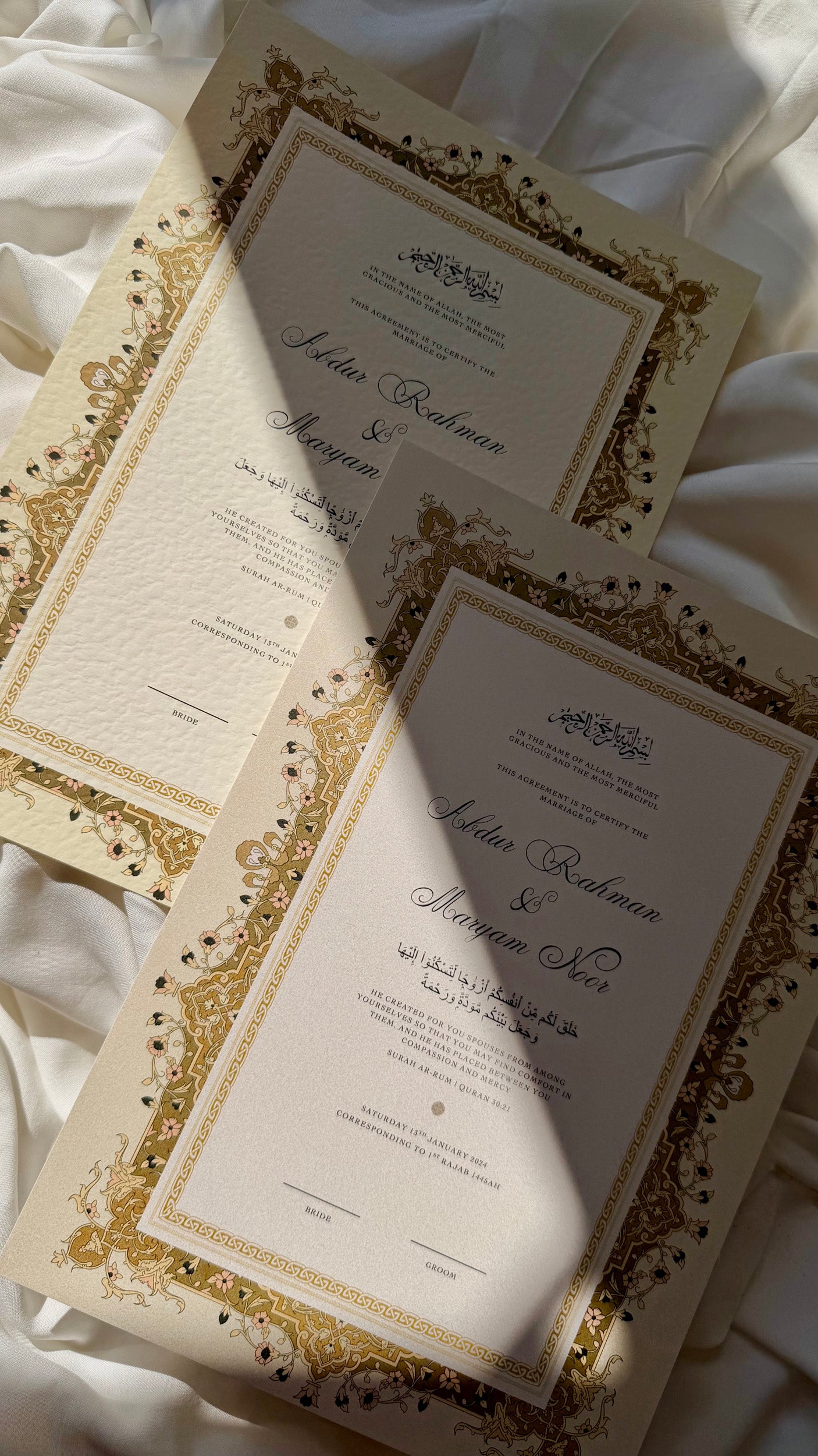 Bundle: Nikah Certificate - Sultan's Gold + Frame + Pen