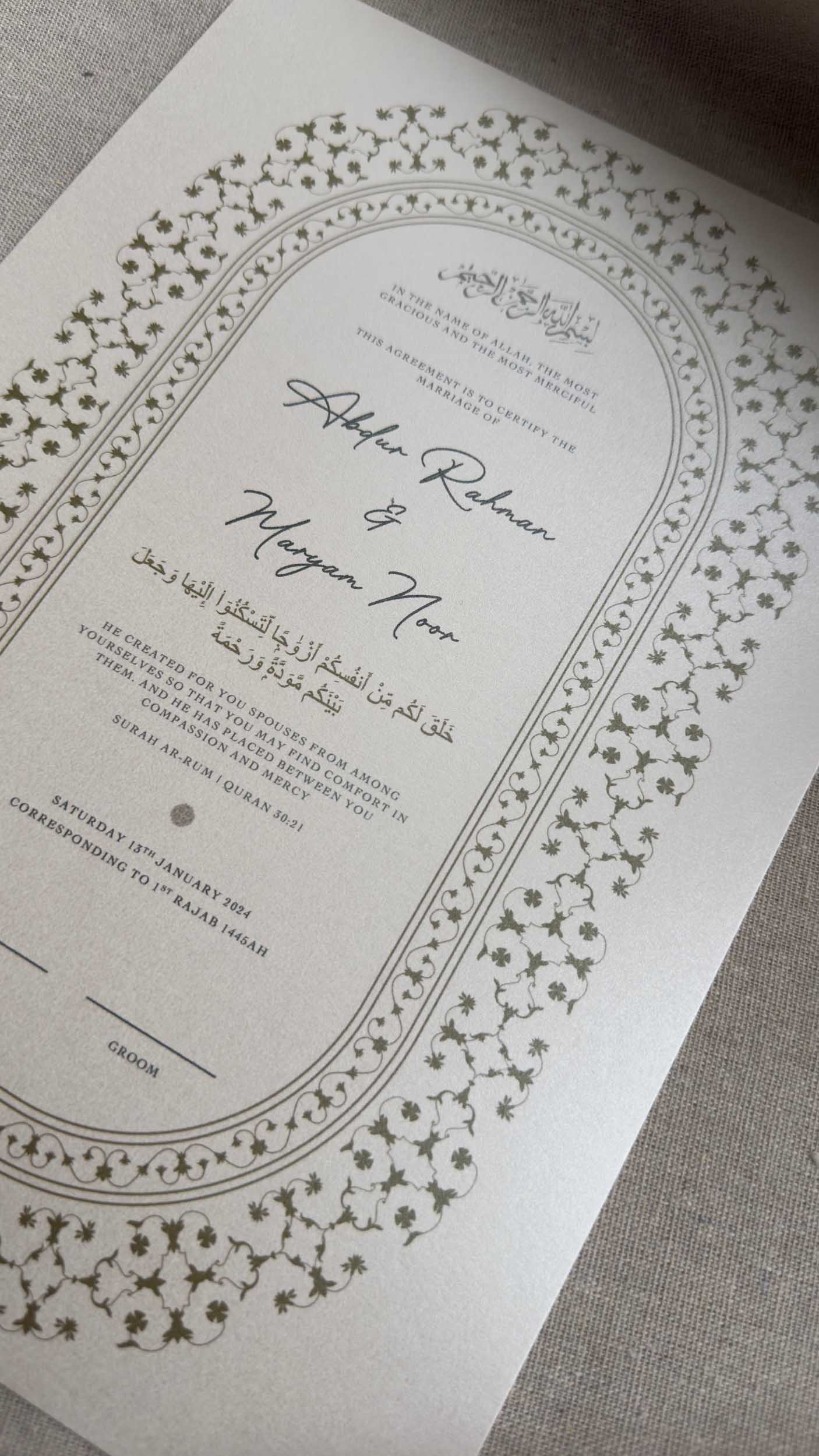 Bundle: Nikah Certificate - Secrets of Gold + Frame + Pen