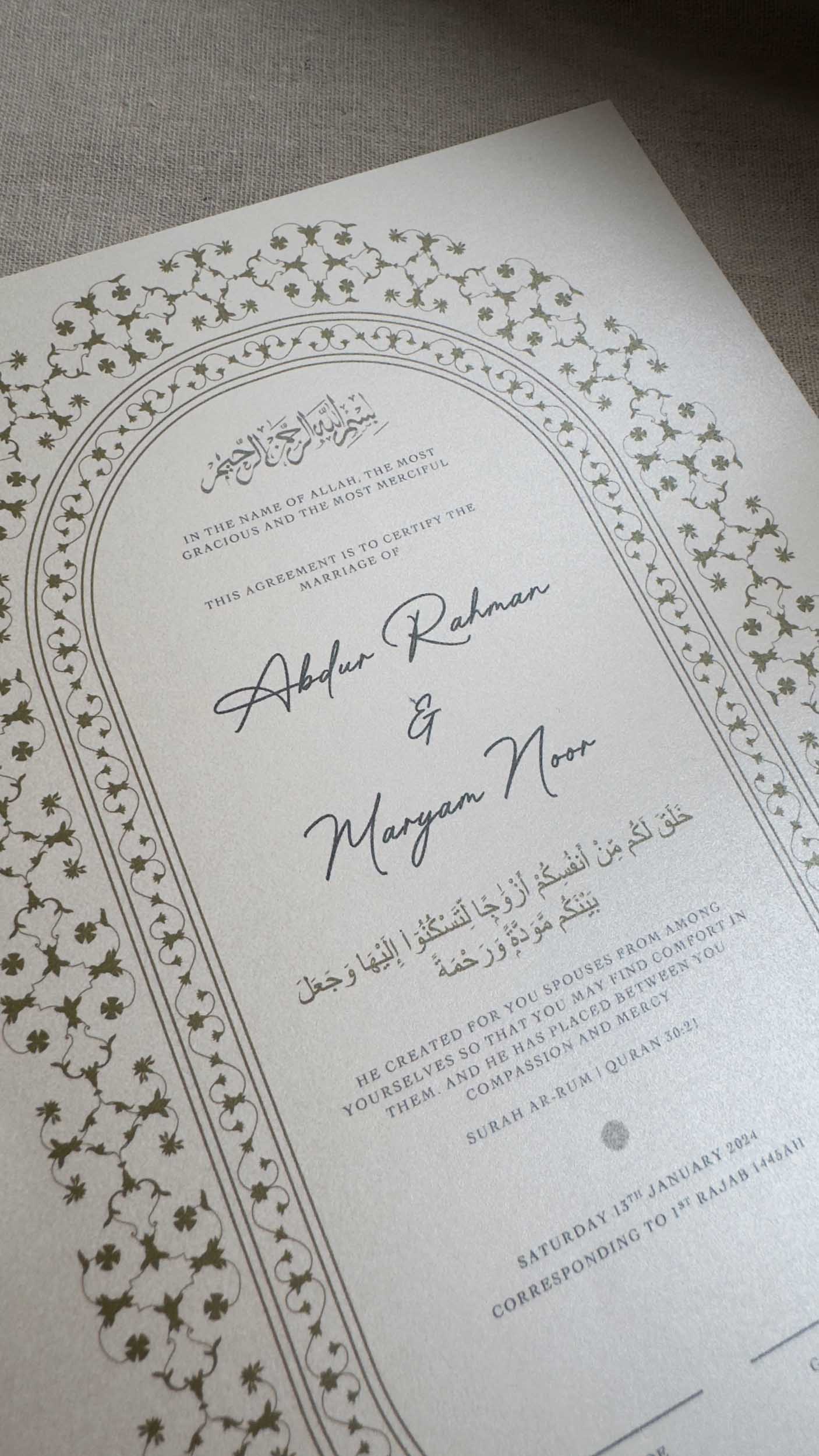 Bundle: Nikah Certificate - Secrets of Gold + Frame + Pen