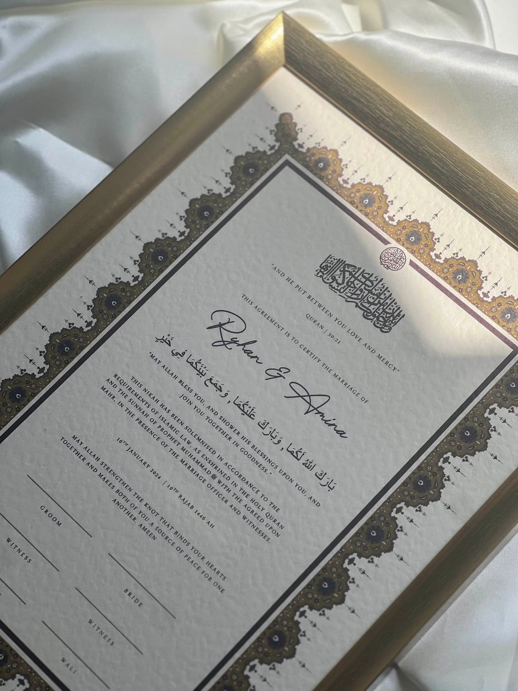 Bundle: Nikah Certificate - A Heart of Gold + Frame + Pen