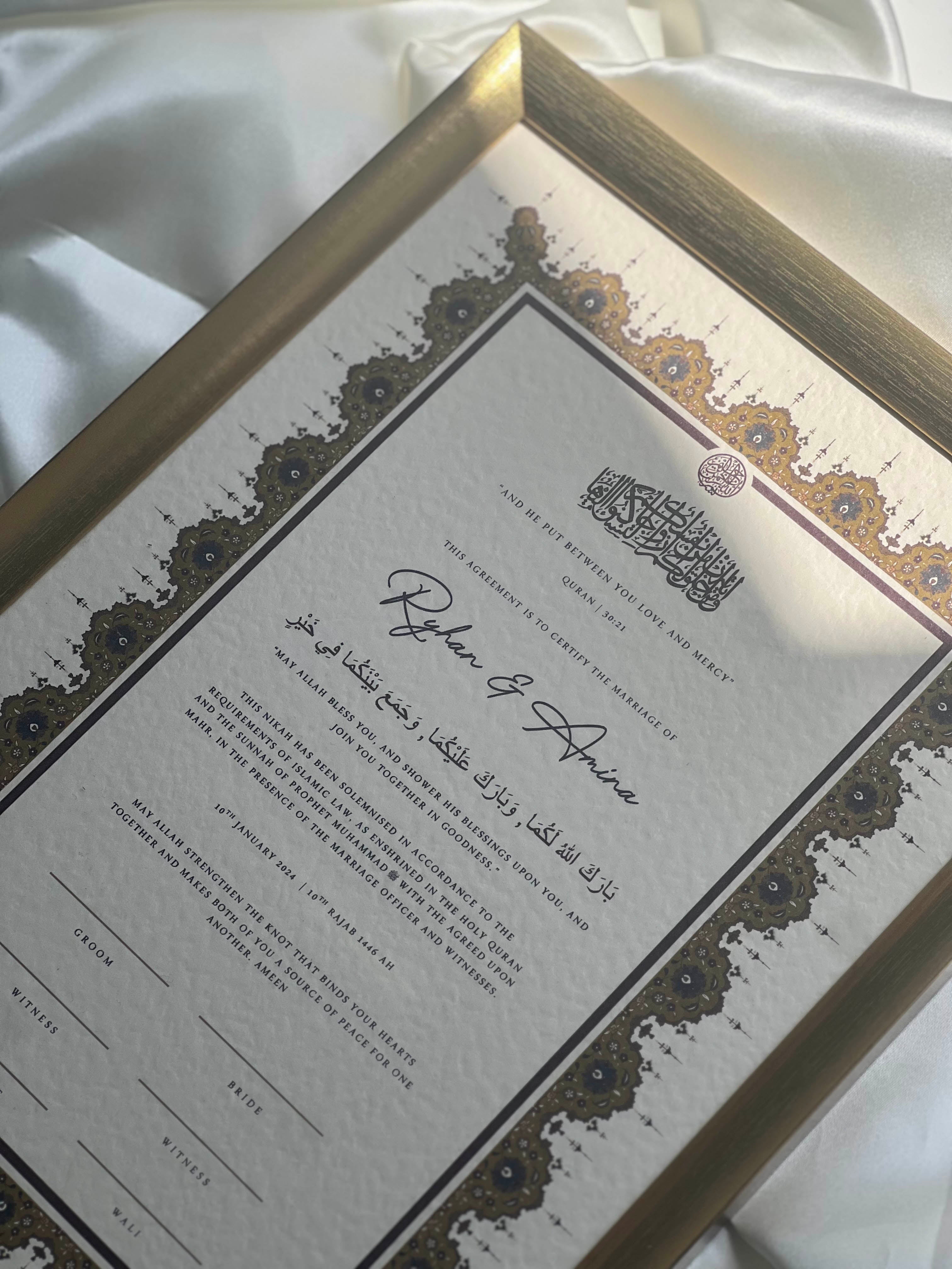 Bundle: Nikah Certificate - A Heart of Gold + Frame + Pen