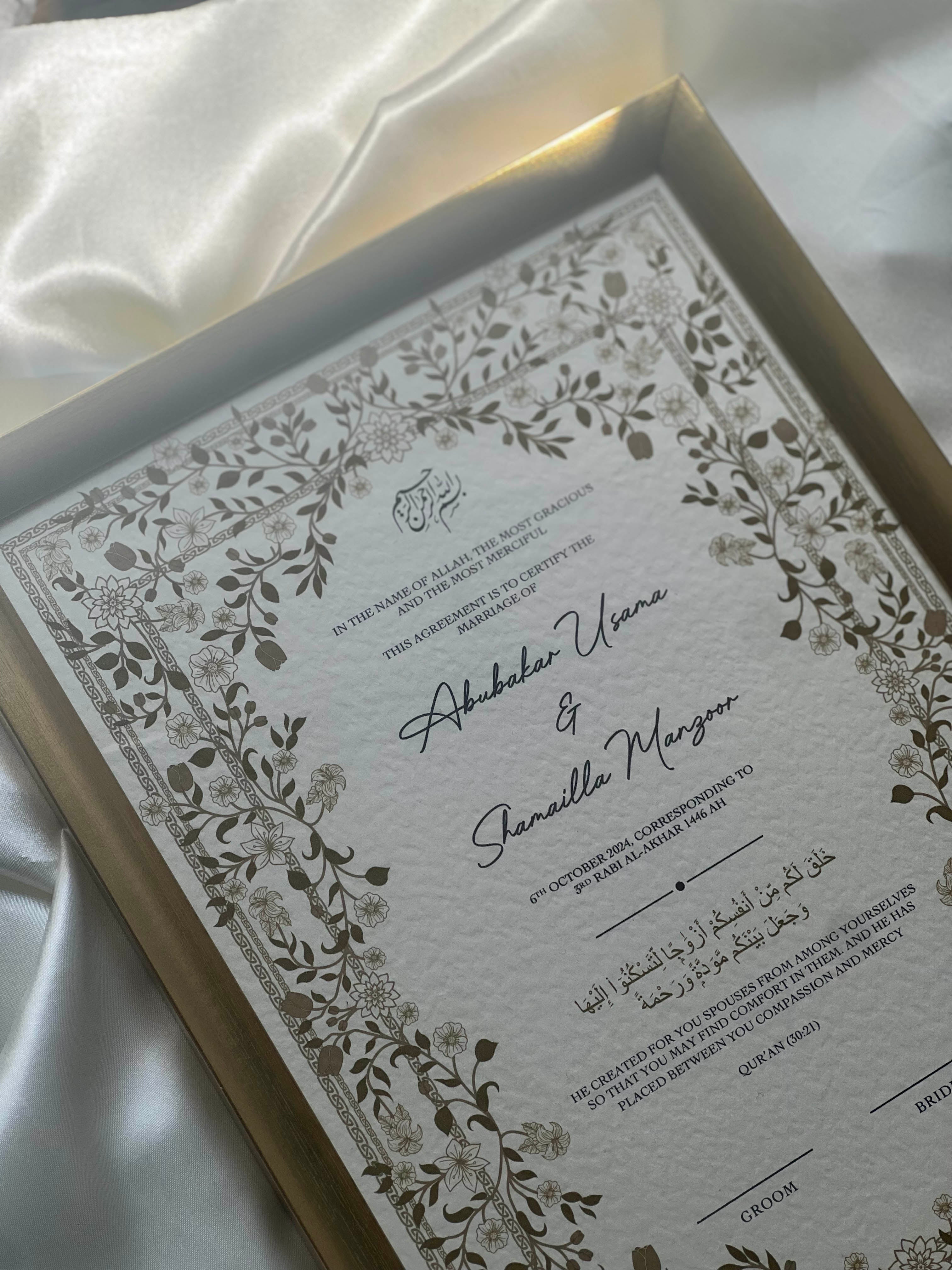 Bundle: Nikah Certificate - Garden of Gold + Frame + Pen