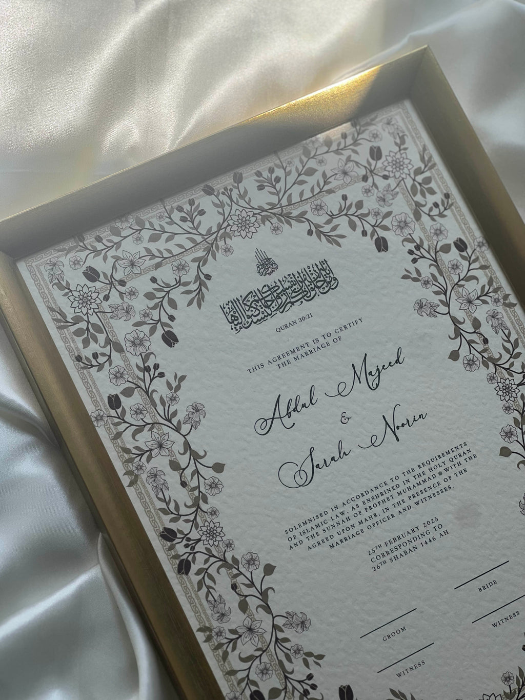 Bundle: Nikah Certificate - Shine of the Rose + Frame + Pen