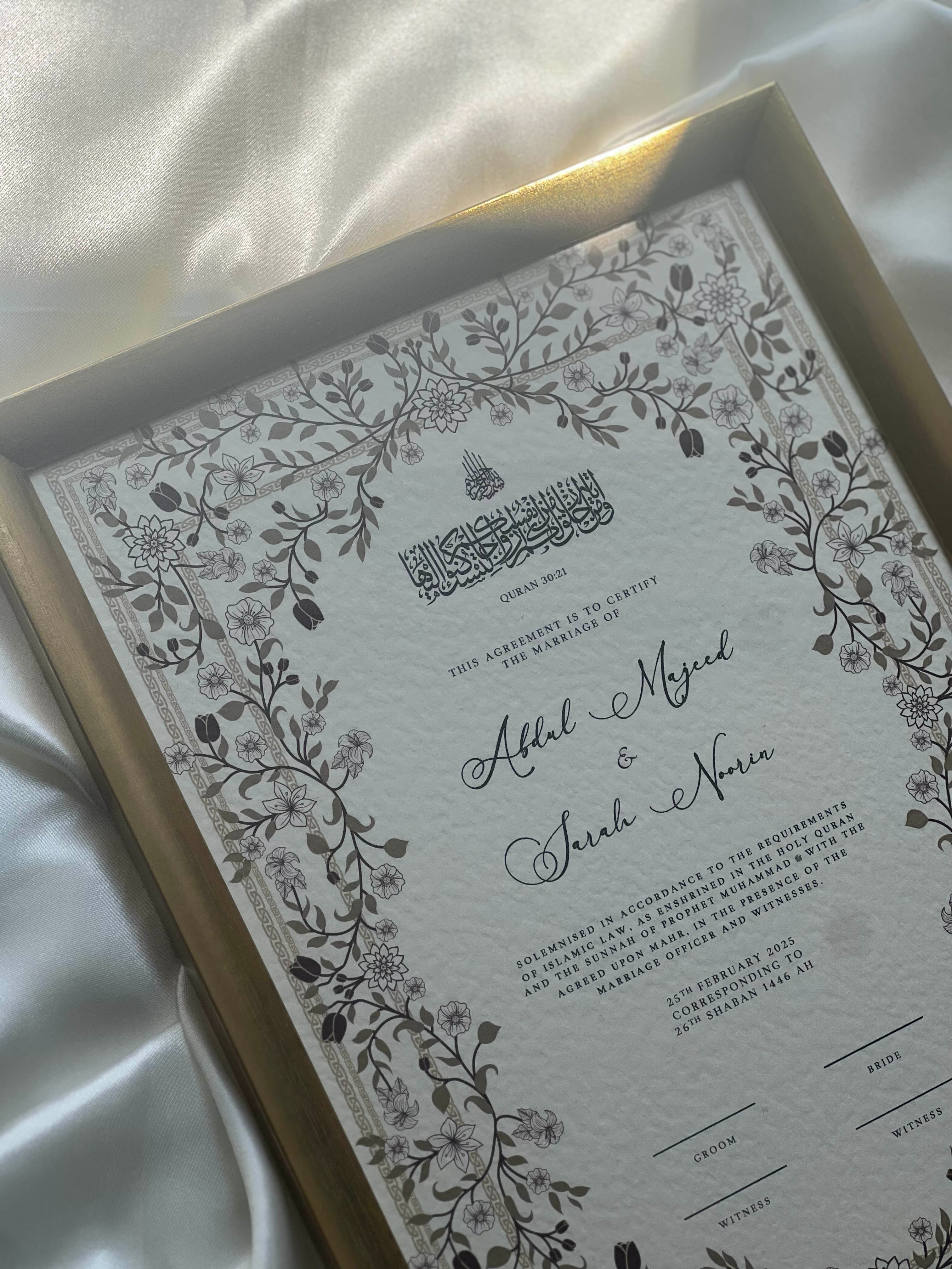 Bundle: Nikah Certificate - Shine of the Rose + Frame + Pen