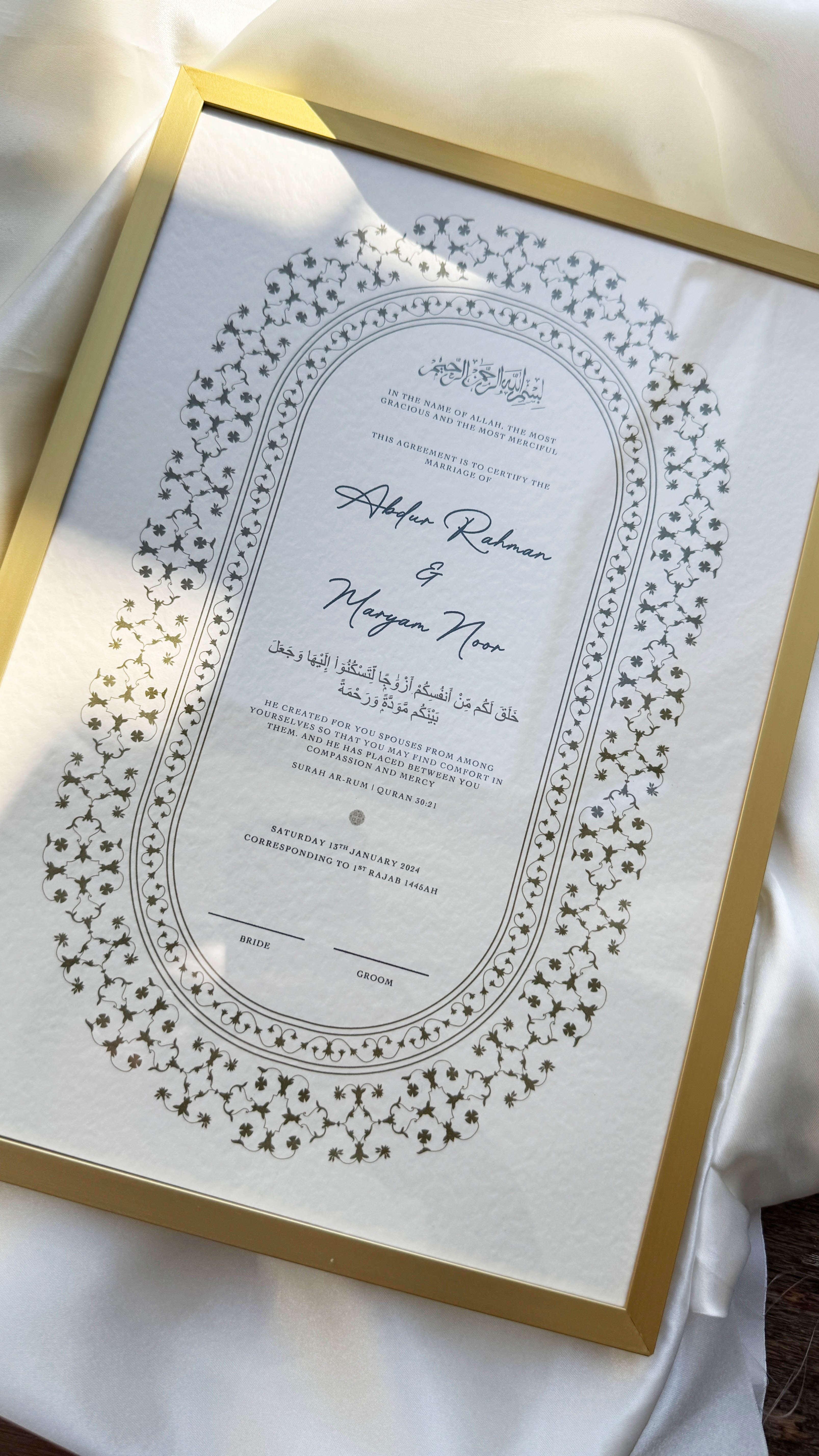 Bundle: Nikah Certificate - Secrets of Gold + Frame + Pen