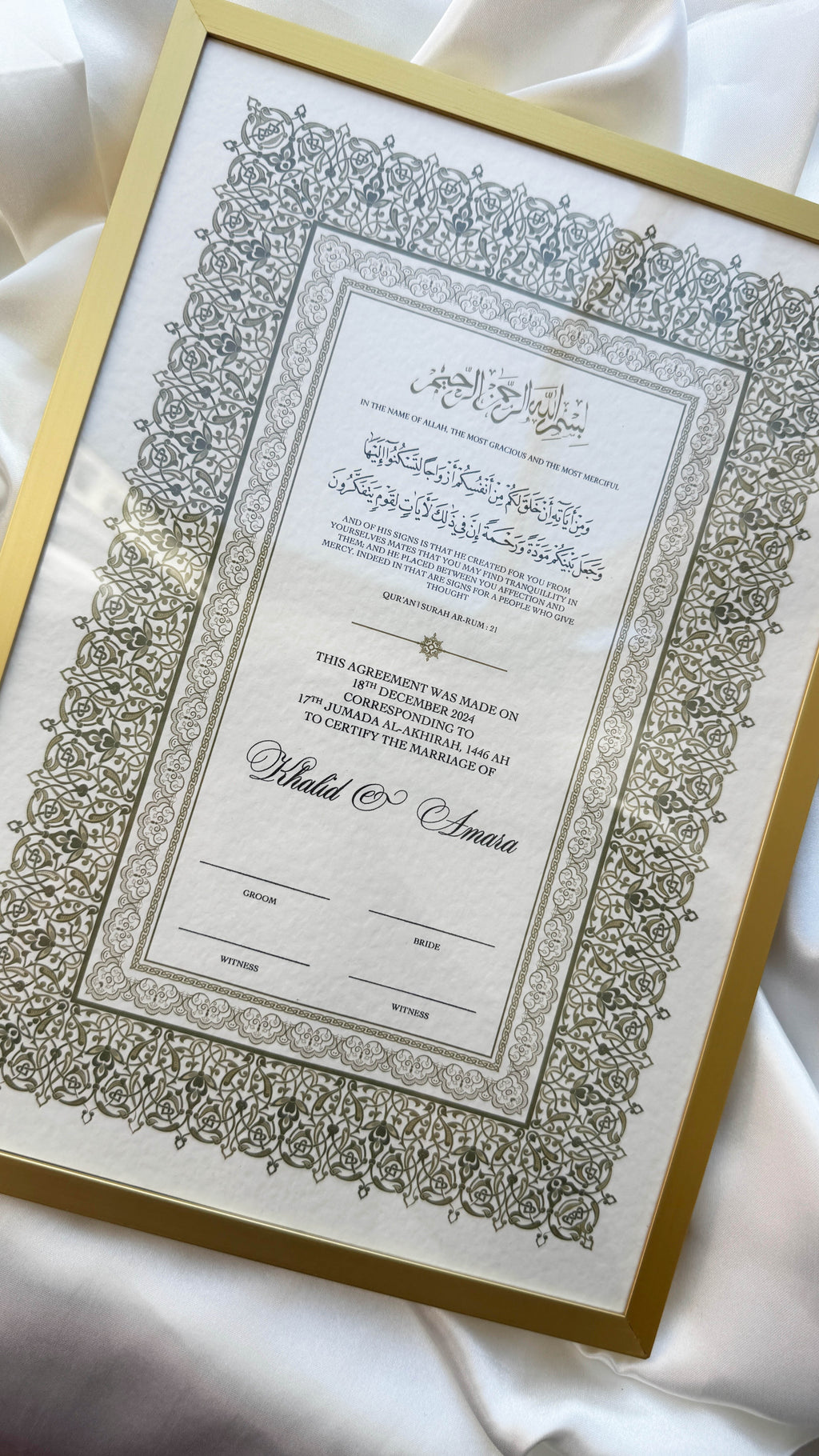 Bundle: Nikah Certificate - Details of Gold + Frame + Pen