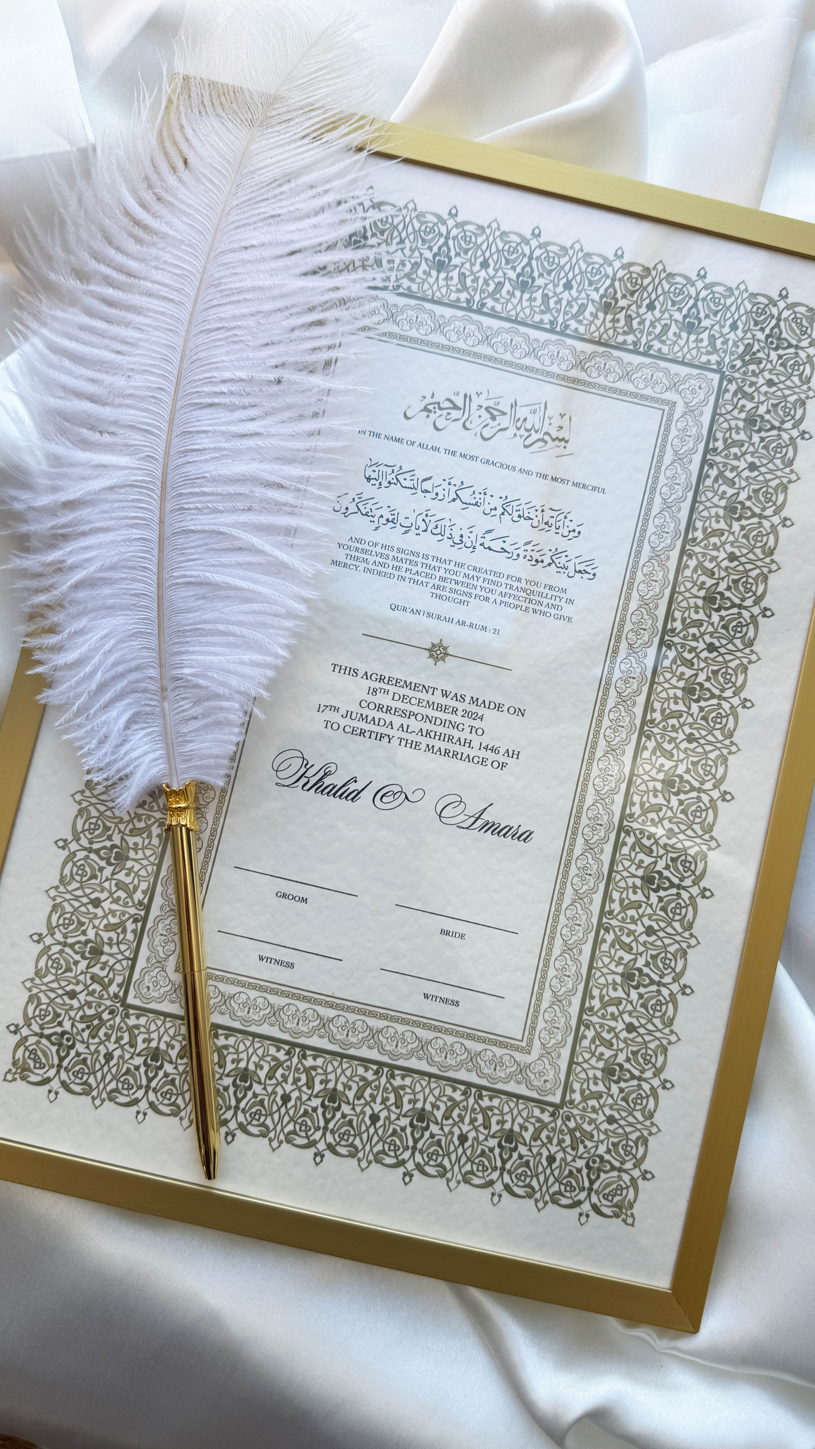 Bundle: Nikah Certificate - Details of Gold + Frame + Pen